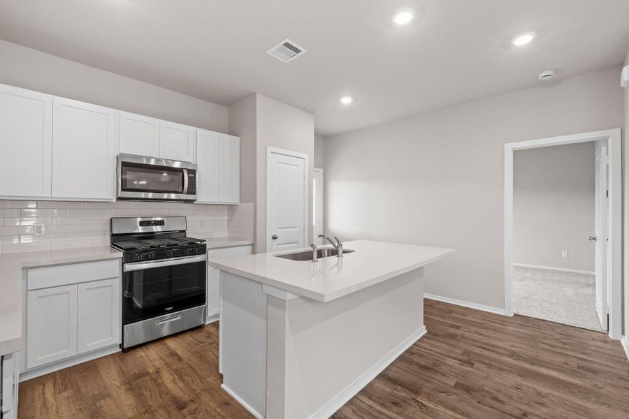 Furnished interior view inside a new home in Creekhaven, Rosharon (Image 7).