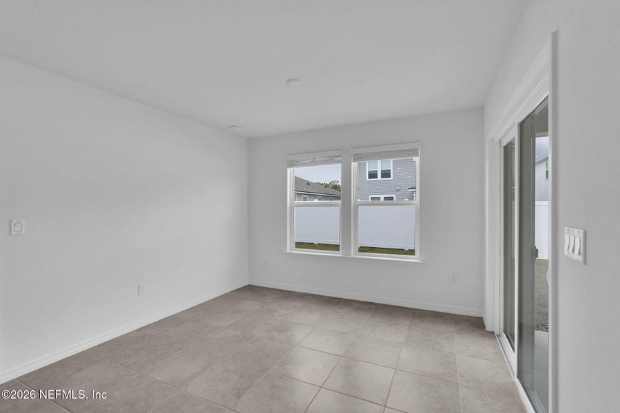 Spacious, unfurnished interior of a new home in Wells Landing, Jacksonville (Image 16).