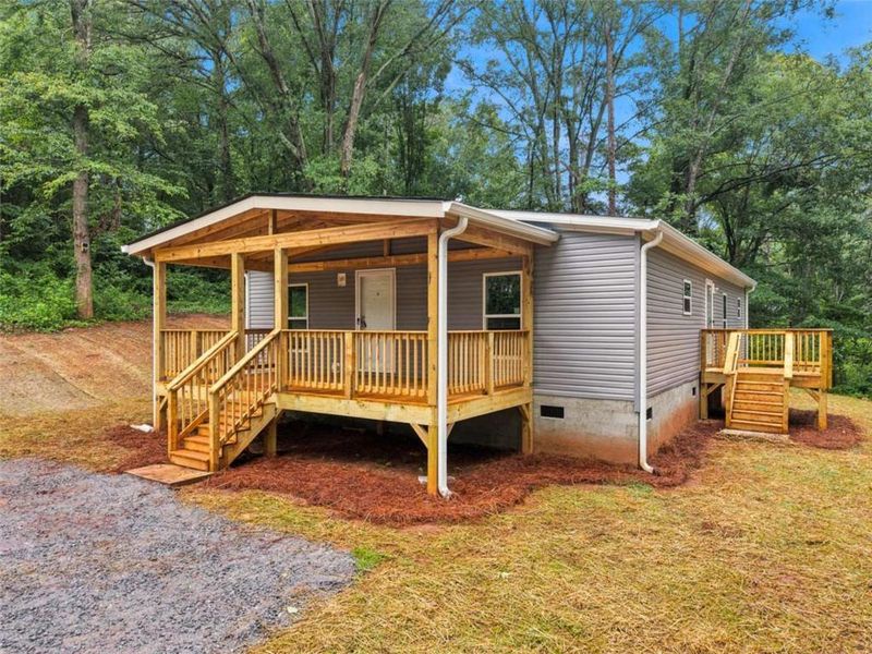 Exterior details and patio area of a home in , Villa Rica (Image 21).