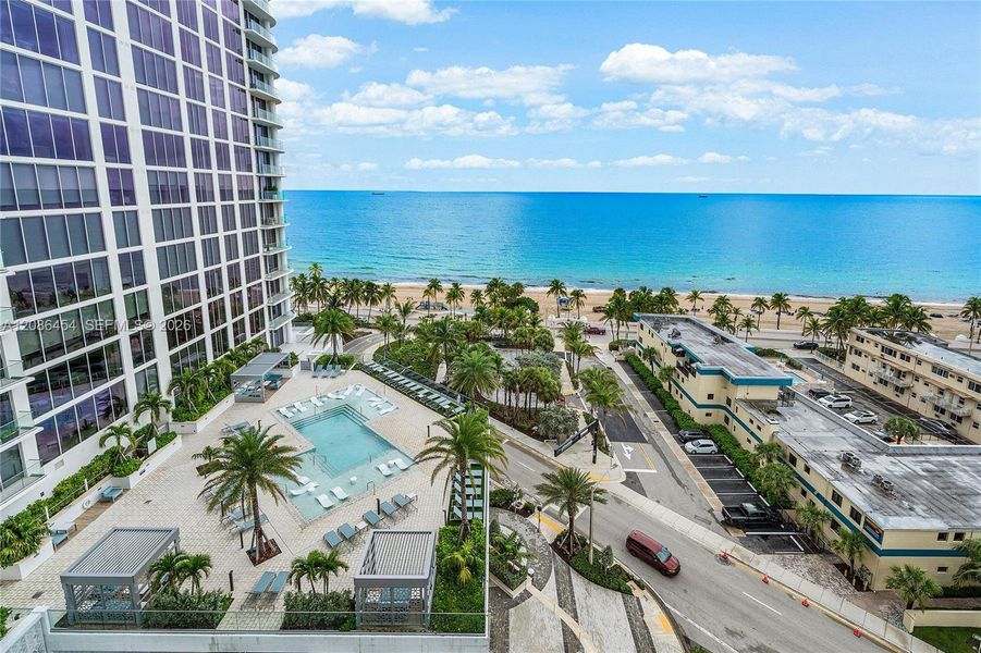 Condo located in Fort Lauderdale, FL showcasing its design and architecture (Image 33).