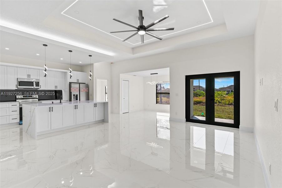 Spacious, unfurnished interior of a new home in , Lehigh Acres (Image 13).