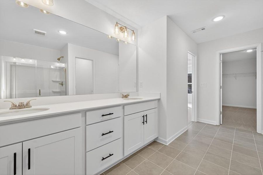 Furnished interior view inside a new home in , Jefferson (Image 36).