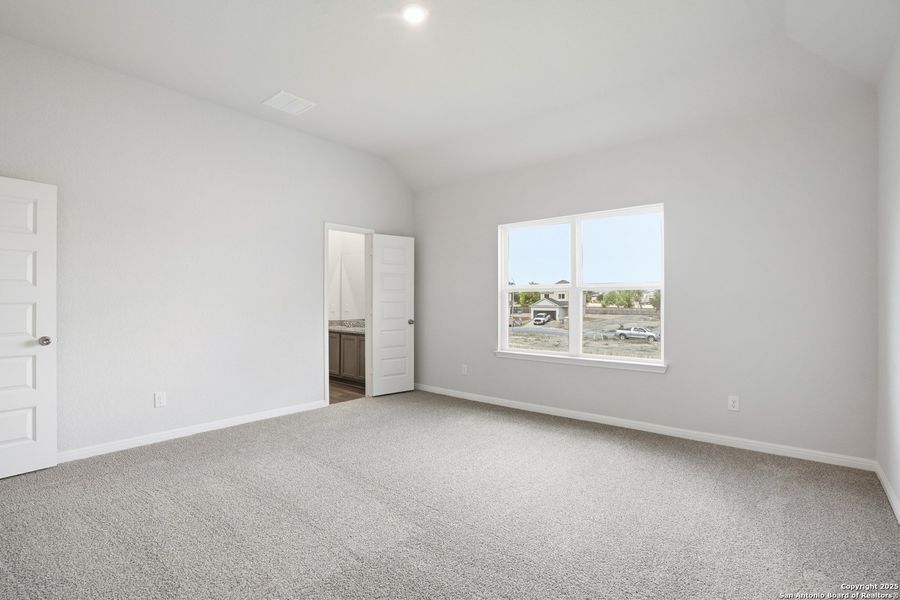 Spacious, unfurnished interior of a new home in Melissa Ranch, San Antonio (Image 26). Spacious, unfurnished interior of a new home in Melissa Ranch, San Antonio (Image 26).