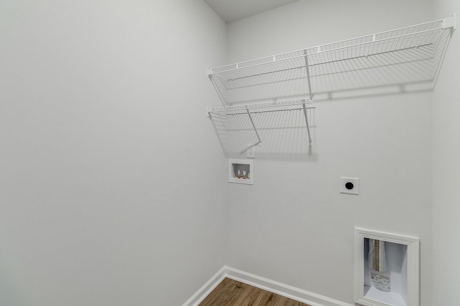 Spacious, unfurnished interior of a new home in Winston Point, Gilbert (Image 23).