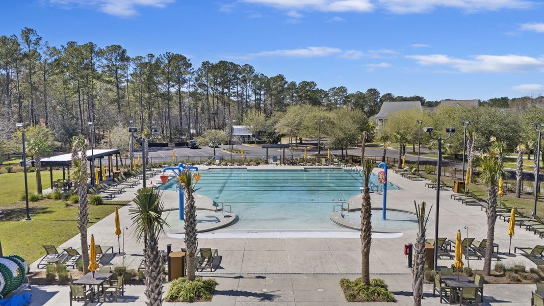 Community amenities in , Summerville (Image 55).