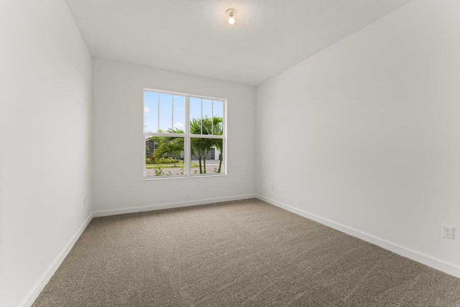 Spacious, unfurnished interior of a new home in Tradition - Telaro, Port St. Lucie (Image 8).