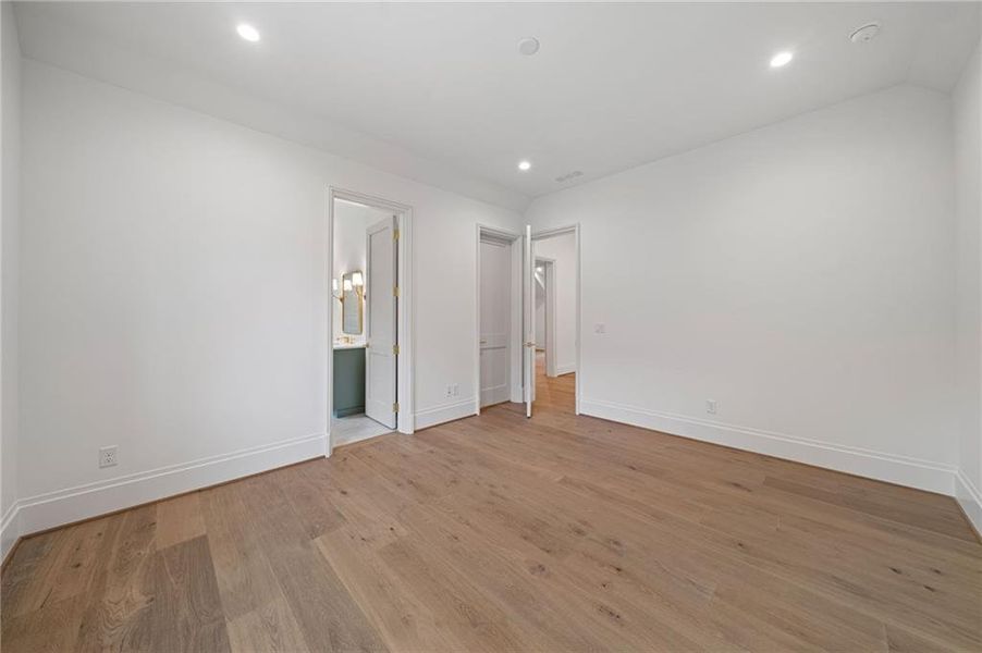 Spacious, unfurnished interior of a new home in , Atlanta (Image 54).