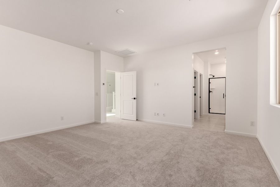 Spacious, unfurnished interior of a new home in Teravalis, Buckeye (Image 7).