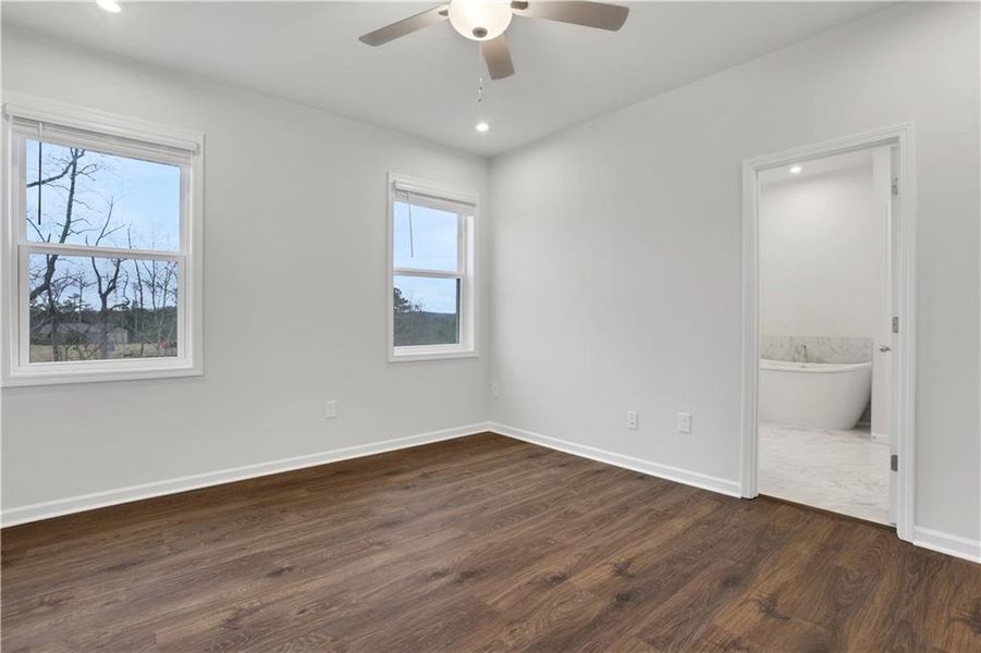 Spacious, unfurnished interior of a new home in Towne Village at Suwanee Dam, Sugar Hill (Image 32). Spacious, unfurnished interior of a new home in Towne Village at Suwanee Dam, Sugar Hill (Image 32).