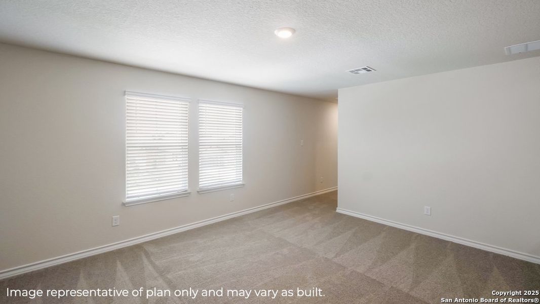 Spacious, unfurnished interior of a new home in Brookstone Creek, San Antonio (Image 10).