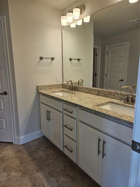 Furnished interior view inside a new home in Venice, Venice (Image 5).