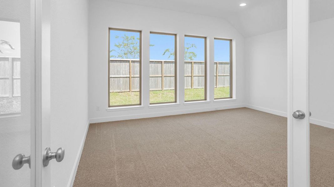 Spacious, unfurnished interior of a new home in Escondido, Magnolia (Image 12).