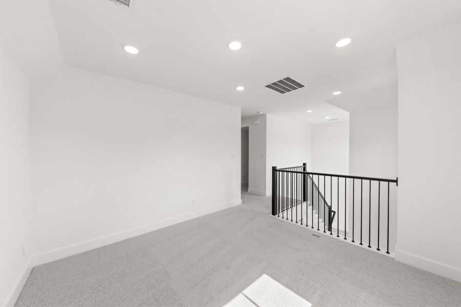 Spacious, unfurnished interior of a new home in Painted Tree, McKinney (Image 15).