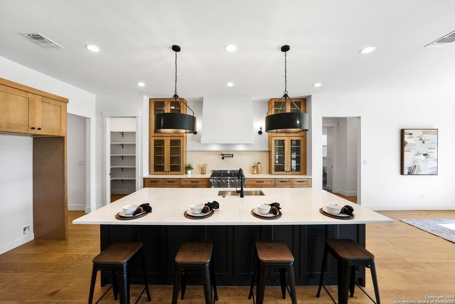 Furnished interior view inside a new home in , Bandera (Image 6).