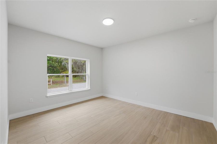 Spacious, unfurnished interior of a new home in , Kissimmee (Image 24).