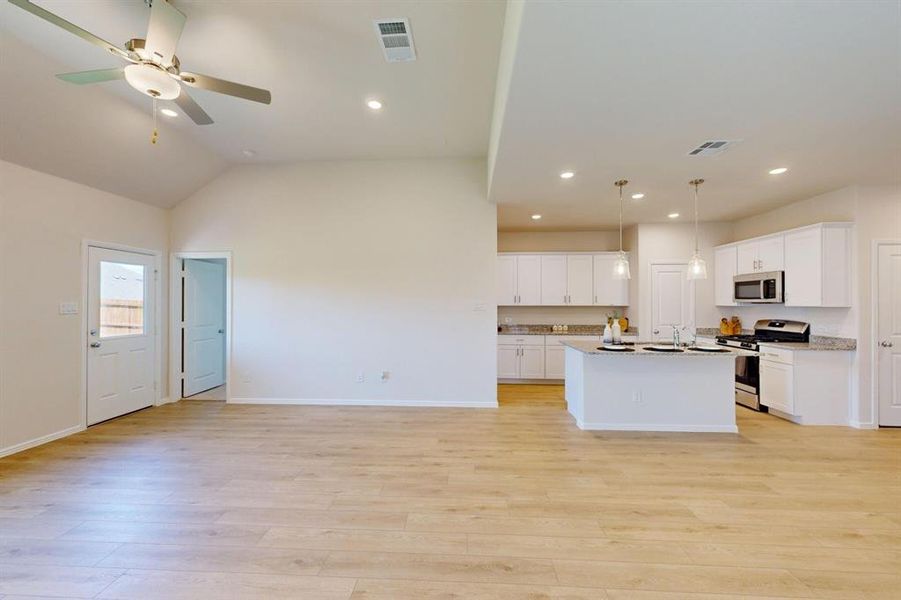 Image 41 of a home in Forest Park. Image 41 of a home in Forest Park.