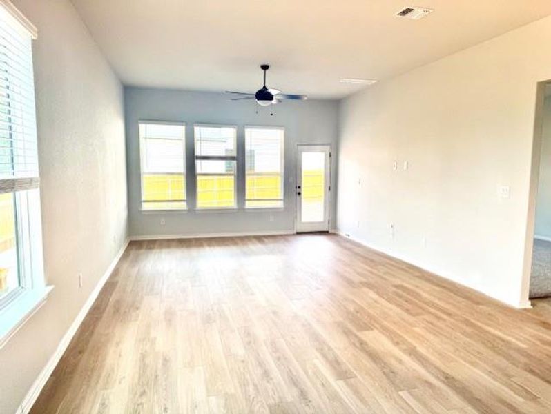 Spacious, unfurnished interior of a new home in Heritage, Dripping Springs (Image 18). Spacious, unfurnished interior of a new home in Heritage, Dripping Springs (Image 18).