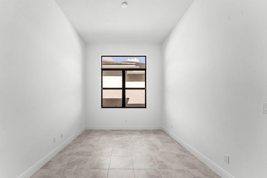 Spacious, unfurnished interior of a new home in , Port St. Lucie (Image 33).