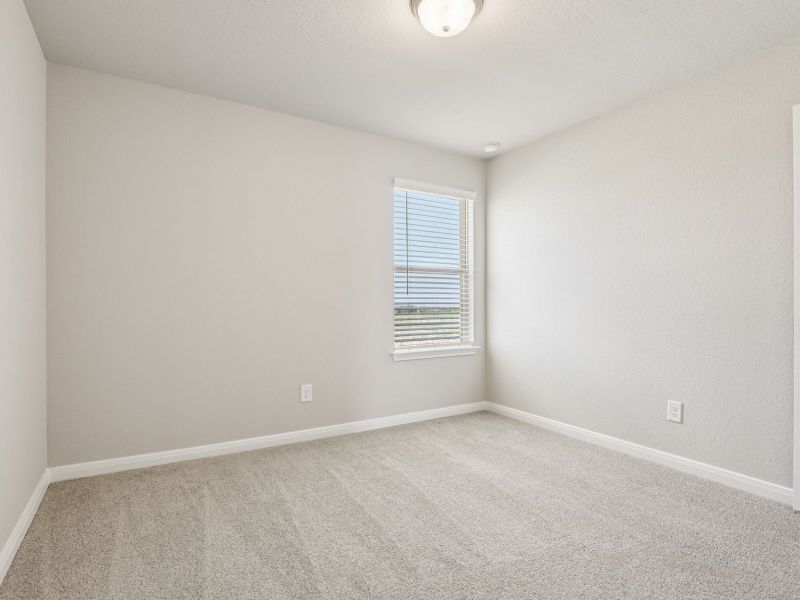 Spacious, unfurnished interior of a new home in Arcadia Ridge - Premier Series, San Antonio (Image 32).