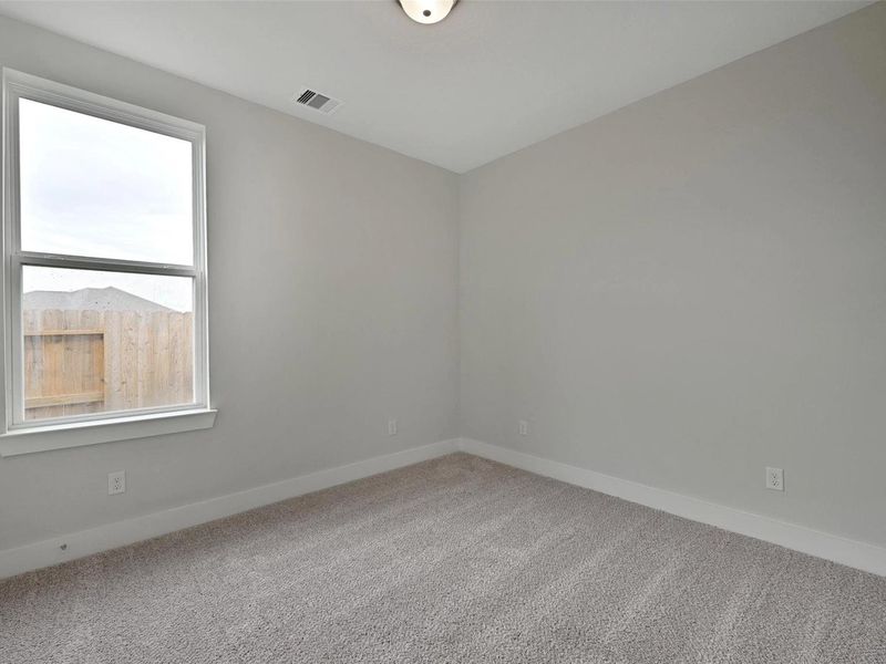 Spacious, unfurnished interior of a new home in Lago Mar, Santa Fe (Image 34).