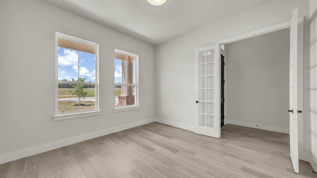 Spacious, unfurnished interior of a new home in Freeman Ranch, Weatherford (Image 21).