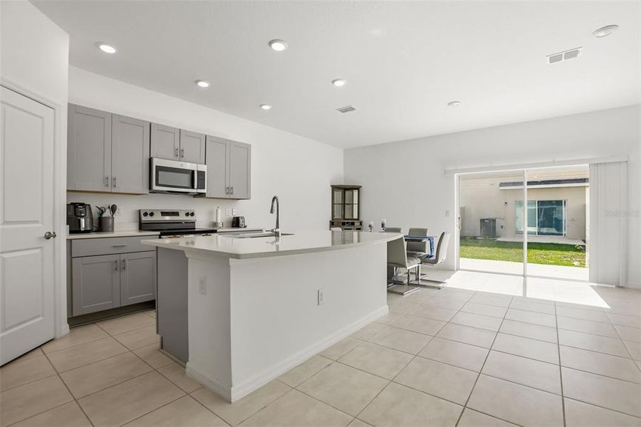 Furnished interior view inside a new home in , Davenport (Image 9).