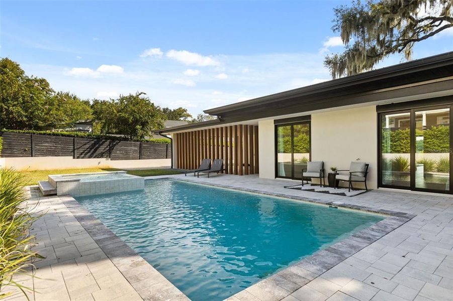 Exterior details and patio area of a home in , Windermere (Image 30).