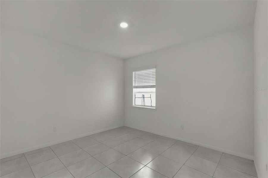 Spacious, unfurnished interior of a new home in Autumn Glen, Belleview (Image 20).