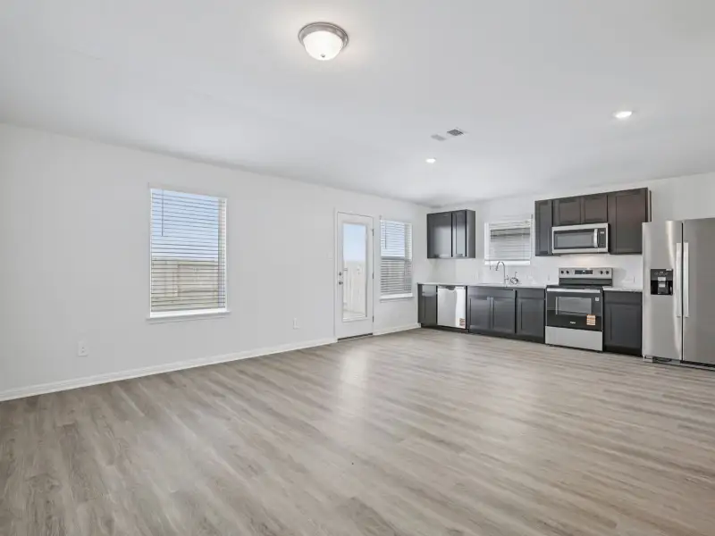 Spacious, unfurnished interior of a new home in Eastern Wells, Jarrell (Image 6).