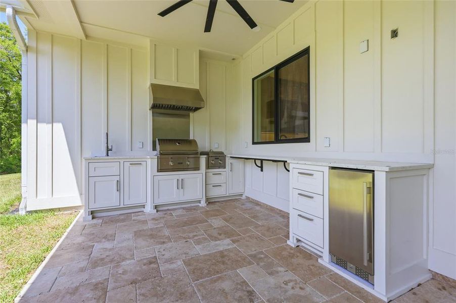 Exterior details and patio area of a home in , Newberry (Image 30).