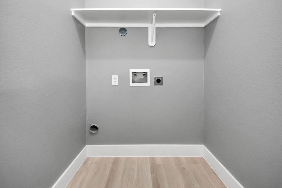 Spacious, unfurnished interior of a new home in , Conroe (Image 22).