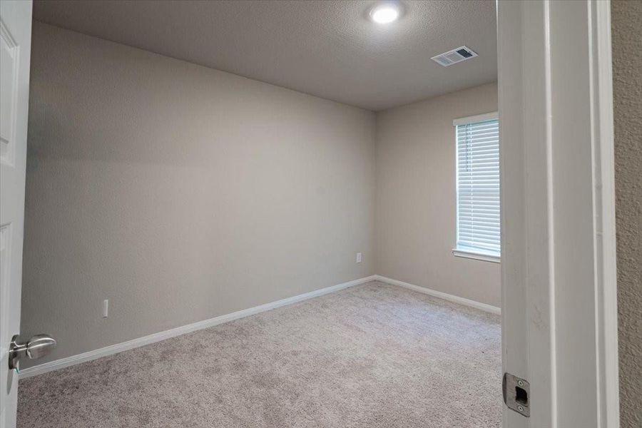 Spacious, unfurnished interior of a new home in River's Edge, Conroe (Image 18). Spacious, unfurnished interior of a new home in River's Edge, Conroe (Image 18).