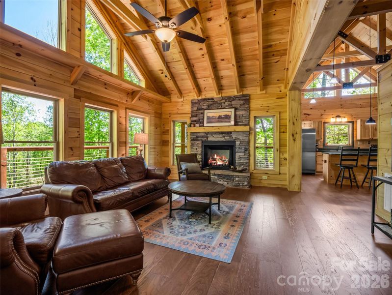 Community amenities in , Lake Lure (Image 33).
