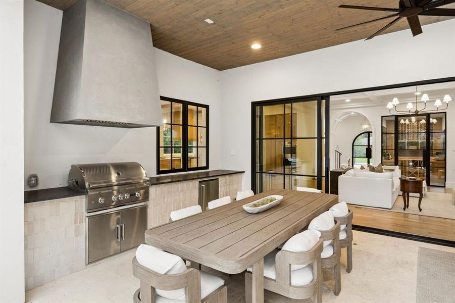 Exterior details and patio area of a home in , Dallas (Image 3).