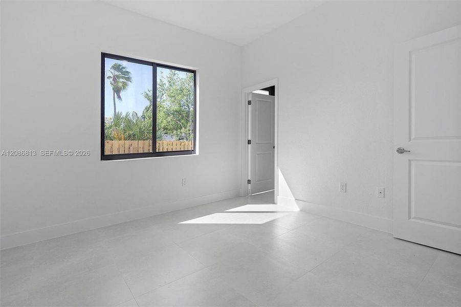 Spacious, unfurnished interior of a new home in , Cutler Bay (Image 31).