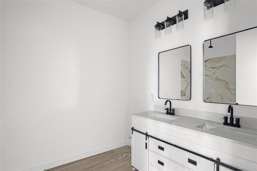 Furnished interior view inside a new home in , Terrell (Image 9).