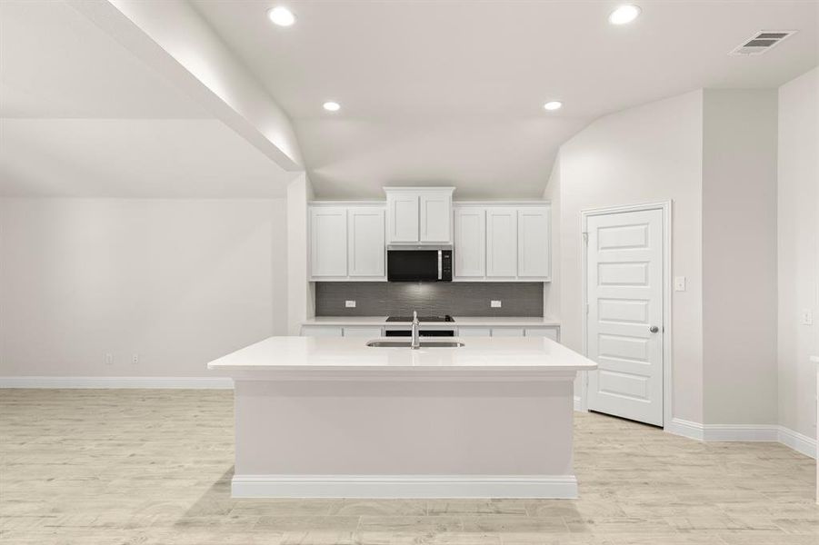 12. 3013 Rembrandt - Kitchen