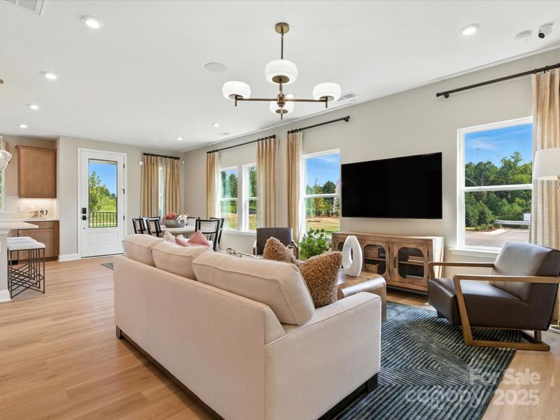 Thoughtfully designed spaces for real living. *Model Photos | Orientation and structural selections may vary. Thoughtfully designed spaces for real living. *Model Photos | Orientation and structural selections may vary.