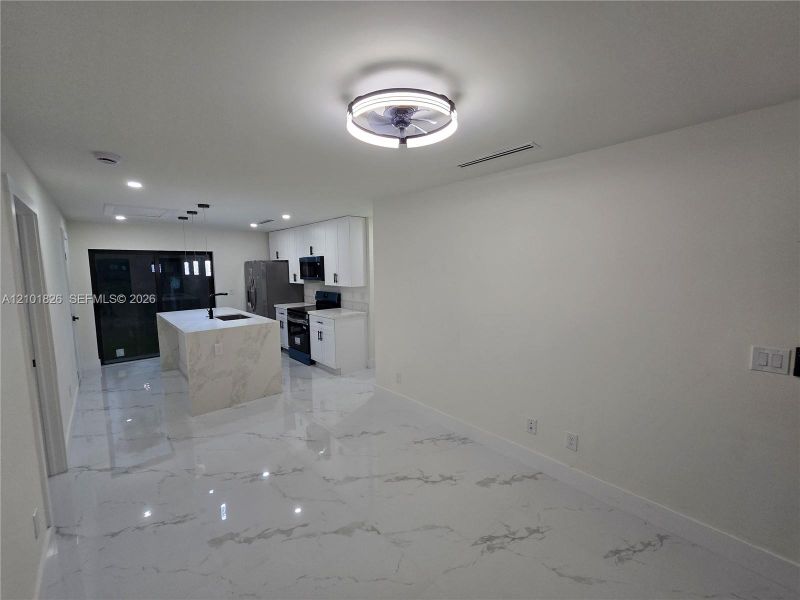 Spacious, unfurnished interior of a new home in , Lehigh Acres (Image 18).