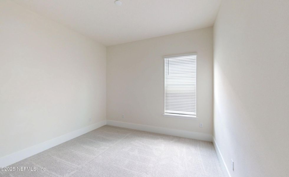 Spacious, unfurnished interior of a new home in Amelia National, Fernandina Beach (Image 11).