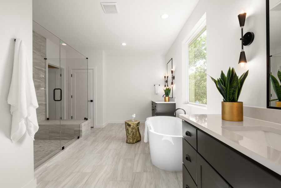 Furnished interior view inside a new home in , Dallas (Image 28). Furnished interior view inside a new home in , Dallas (Image 28).