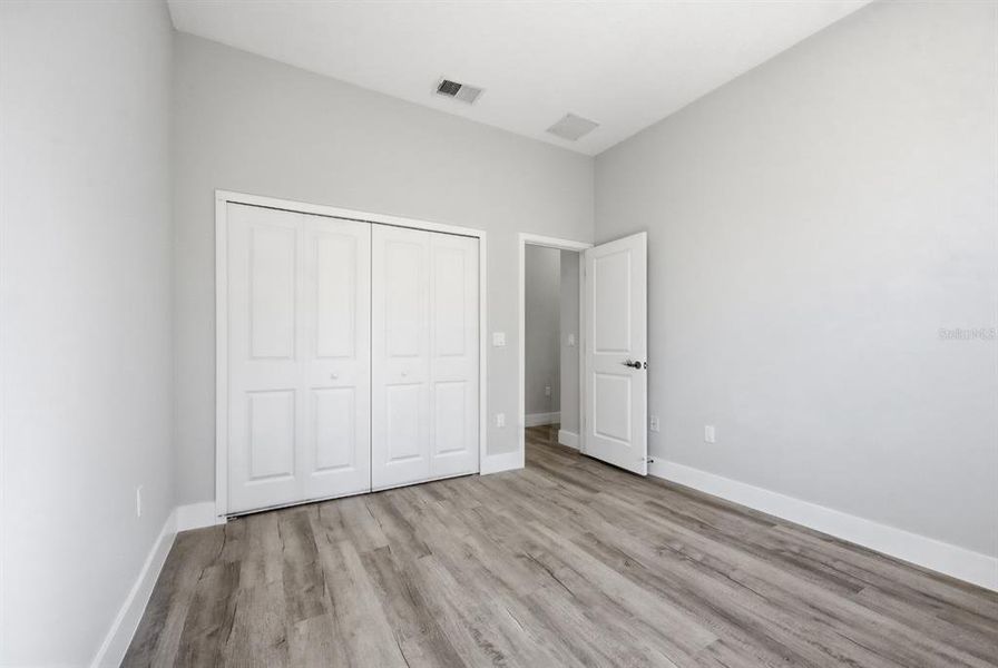 Spacious, unfurnished interior of a new home in , Ocala (Image 33).
