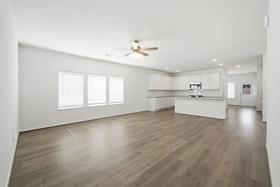 Spacious, unfurnished interior of a new home in Steed Landing, Texas City (Image 15). Spacious, unfurnished interior of a new home in Steed Landing, Texas City (Image 15).