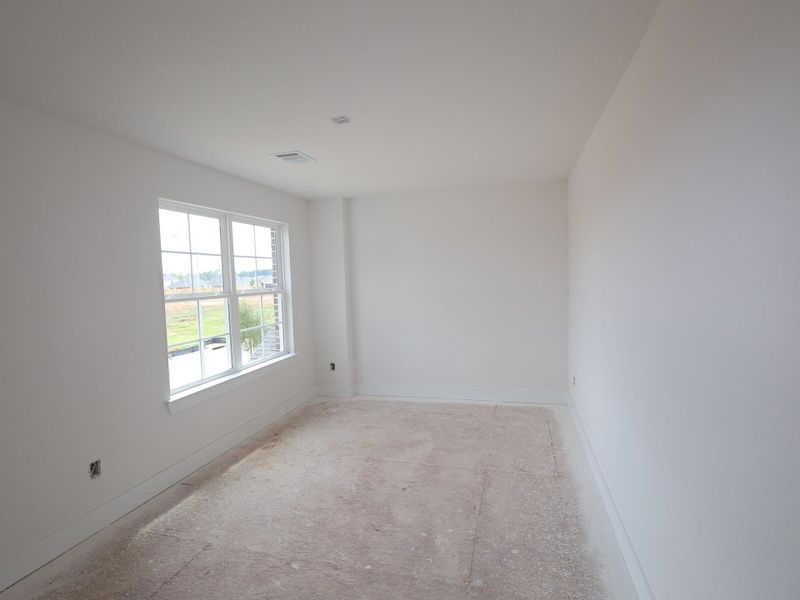 Spacious, unfurnished interior of a new home in Sorella, Tomball (Image 20). Spacious, unfurnished interior of a new home in Sorella, Tomball (Image 20).