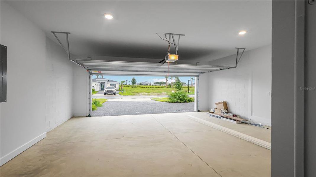 Spacious, unfurnished interior of a new home in Cresswind at Lake Harris, Tavares (Image 10). Spacious, unfurnished interior of a new home in Cresswind at Lake Harris, Tavares (Image 10).