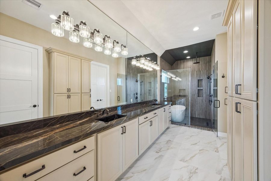 Furnished interior view inside a new home in , Kemah (Image 5).