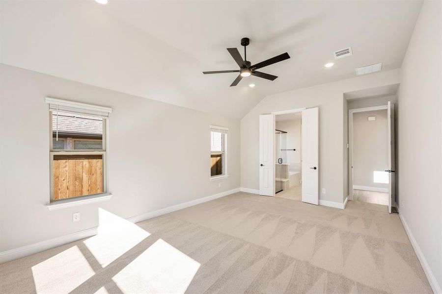 Spacious, unfurnished interior of a new home in Creekview Meadows, Pilot Point (Image 20). Spacious, unfurnished interior of a new home in Creekview Meadows, Pilot Point (Image 20).