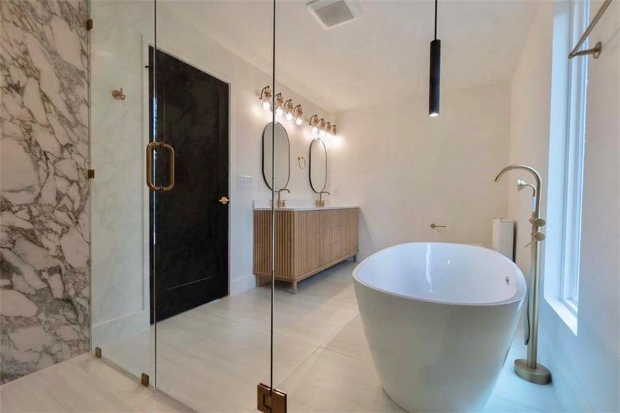 Furnished interior view inside a new home in , Lawrenceville (Image 15).