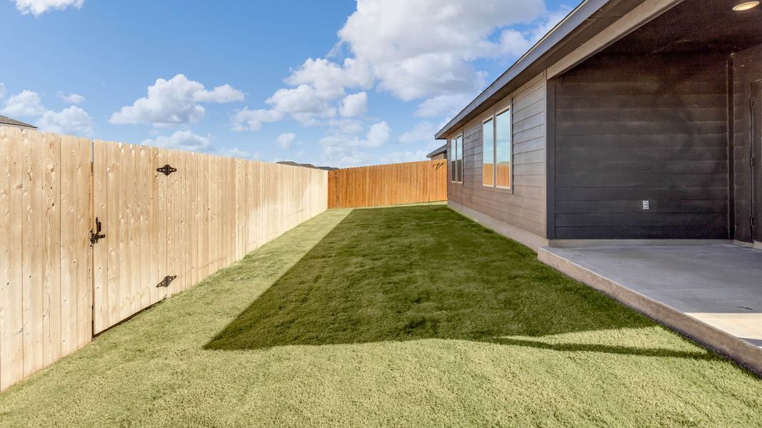 Exterior details and patio area of a home in Everest Heights, Lubbock (Image 16). Exterior details and patio area of a home in Everest Heights, Lubbock (Image 16).