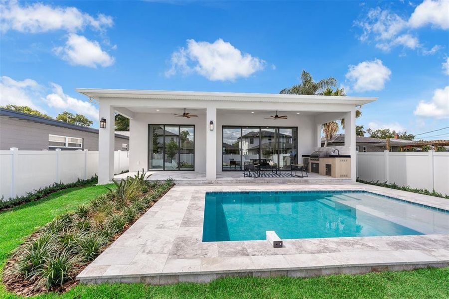 Exterior details and patio area of a home in , Orlando (Image 32).